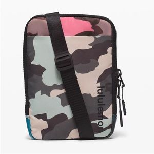 Lululemon easy access heritage camo. Rare. Pristine condition, nwot.